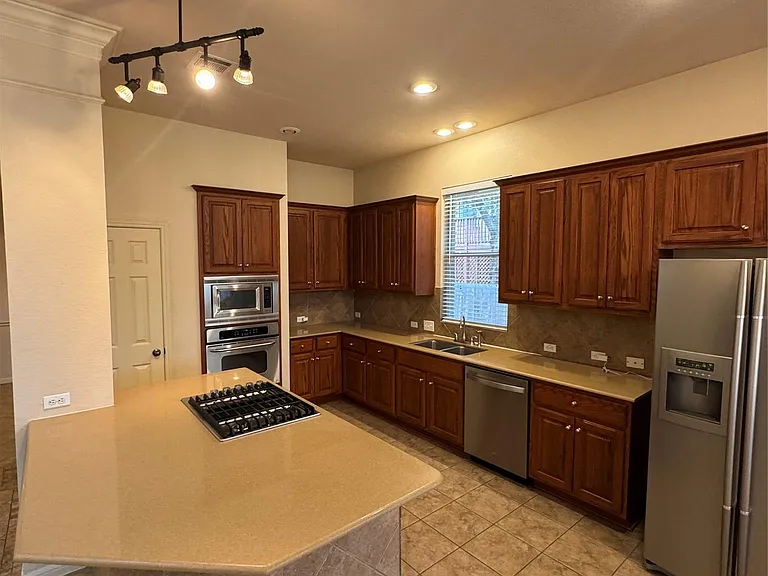 12401 Central Park Dr — Photo 1