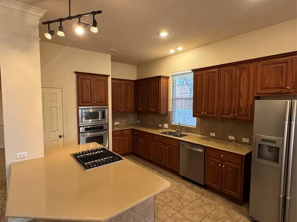 12401 Central Park Dr, Austin, TX 78732