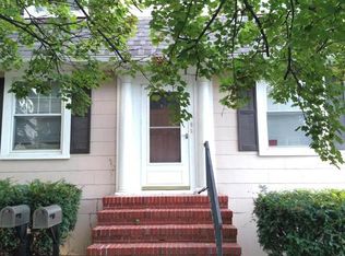 1235 10 Oaks Rd, Baltimore, MD 21227