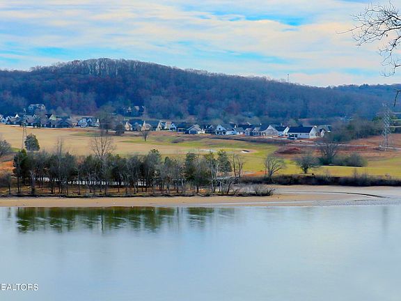 5th image of 201 Lakeshore Vista Dr
