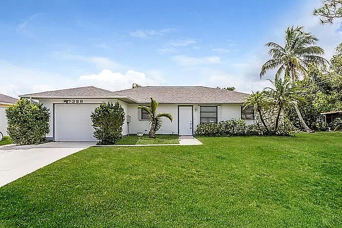 1st image of 386 SE Crosspoint Dr