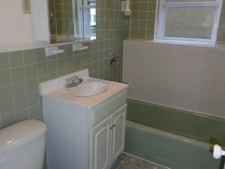 402 Highland Ave #24 — Photo 4