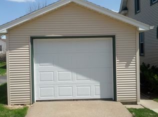 971 W 5th St #285604, Dubuque, IA 52001