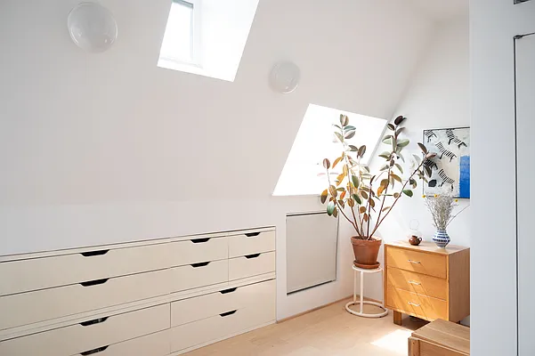 Rented by Compass | media 49