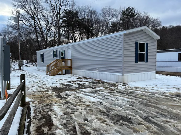 87 Fiddlers Ln #77, Berkeley Springs, WV 25411