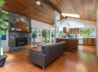 974 Wagonwood Pl, Saanich, BC V8X 4M1