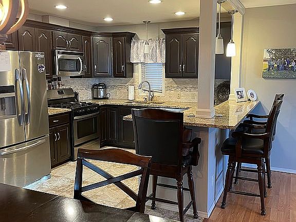 dining/kitchen