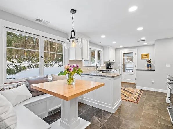 850 Old, Concord, MA 01742