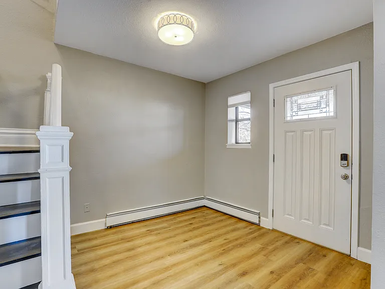 2524 N High St — Photo 5