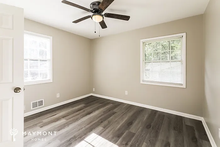 5365 Denny Dr — Photo 8
