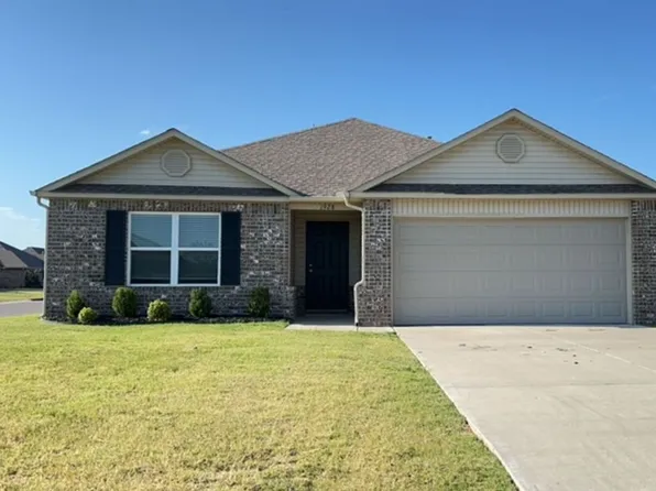 1928 Timber Dale Dr, Shawnee, OK 74804