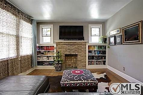 4th image of 4016 Byers Ave