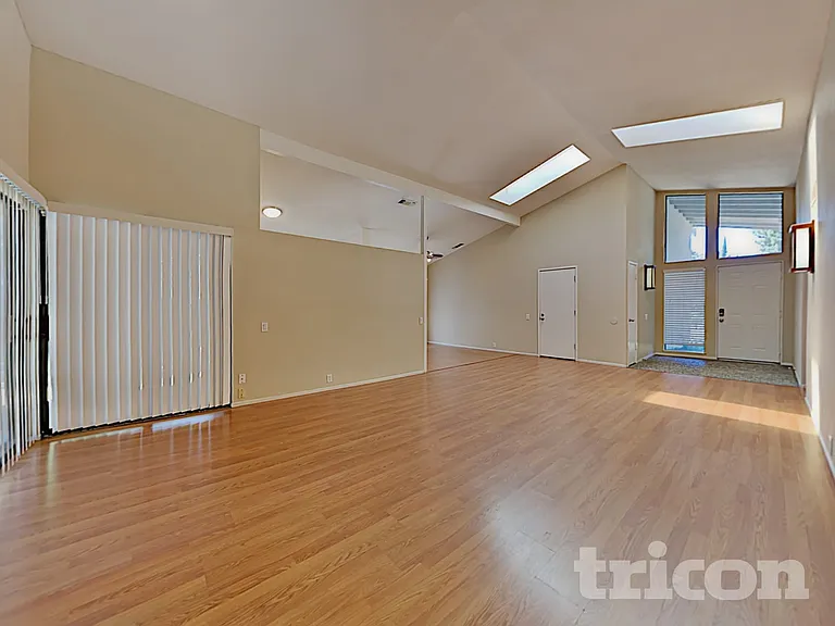 8827 Kelsey Dr — Photo 4