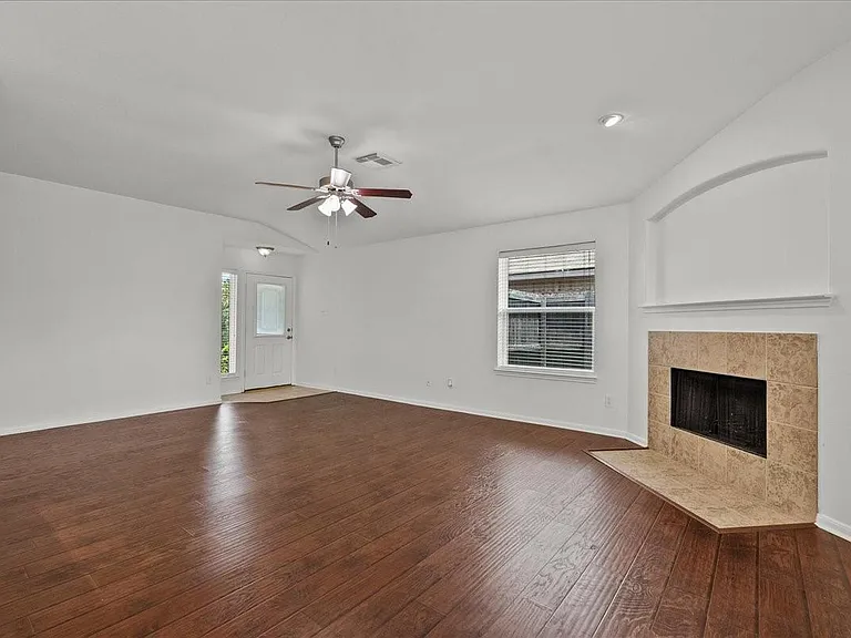 202 Pebble Walk Ln — Photo 6