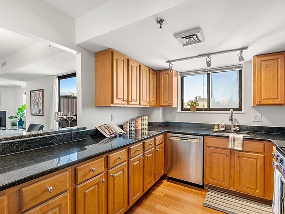 5th image of 147 Kelton St APT 704