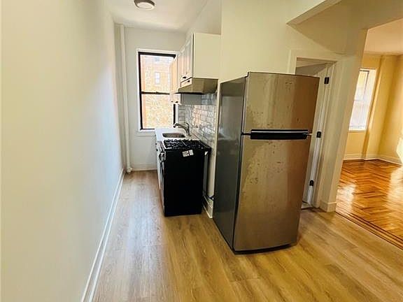 5th image of 3130 Brighton 6th St APT 4F