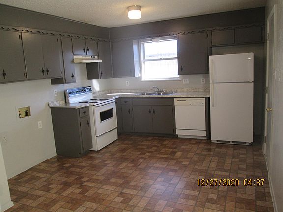 3rd image of 2027 Brandi Ln
