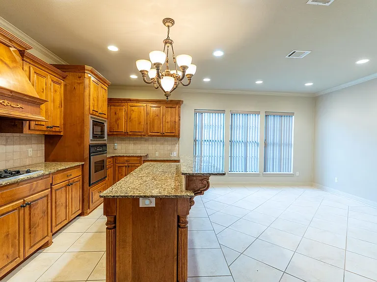 10011 Loveland Ct — Photo 5