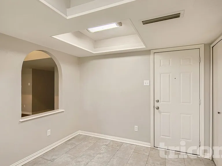 333 Clearfield Dr — Photo 7