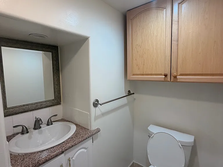 512 Central Ave #E — Photo 2