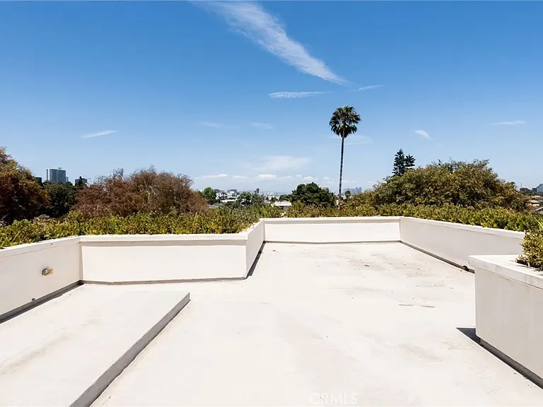 1643 S Carmelina Ave — Photo 34