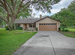 33616 Wesley Rd, Eustis, FL 32736
