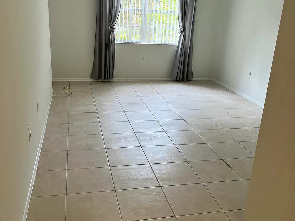 4304 NW 9th Ave #31