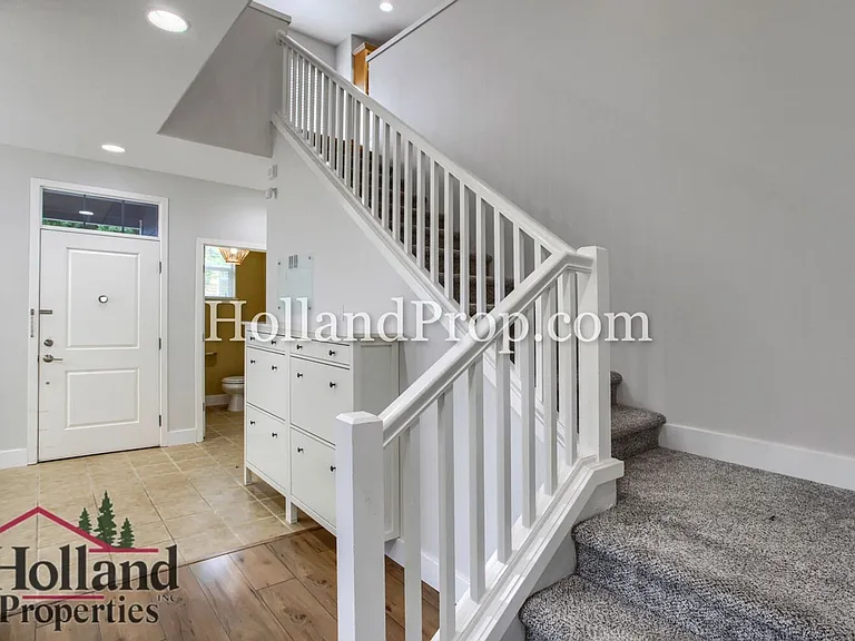 4859 SE Vintage Pl — Photo 3