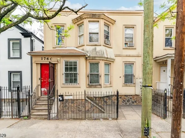 176C Parker St, Newark City, NJ 07104