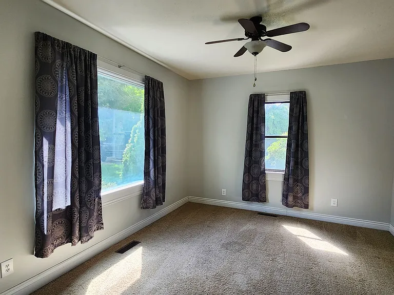 1306 W Gillespie Ave — Photo 3