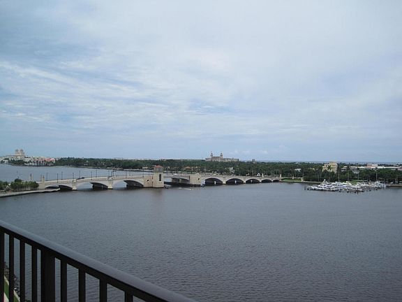 3rd image of 1200 S Flagler Dr APT 1101