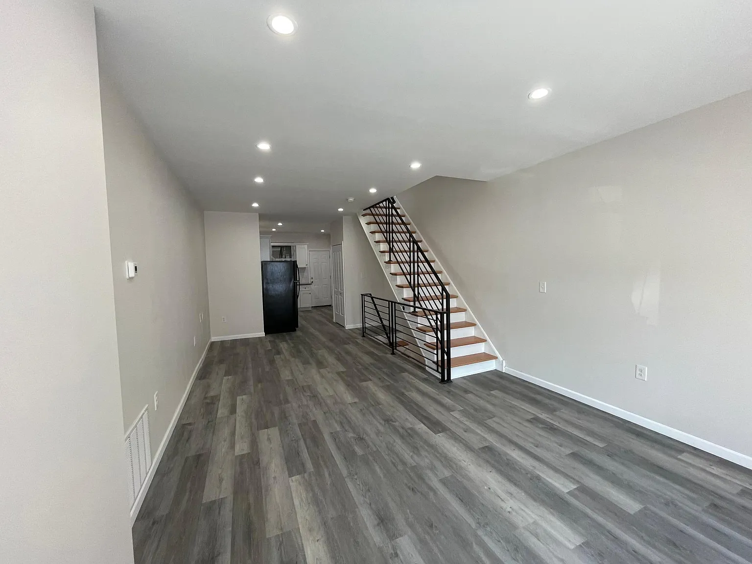 1721 Fernon St photo 1