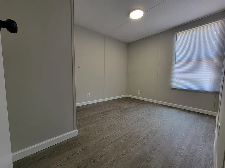 4 Edge St — Photo 11