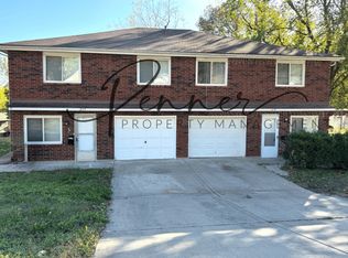 213 S Willow Ave, Sugar Creek, MO 64053