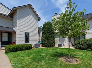 627 Chip Ct, Gurnee, IL 60031