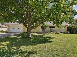 410 Bevan Dr W, Joliet, IL 60435