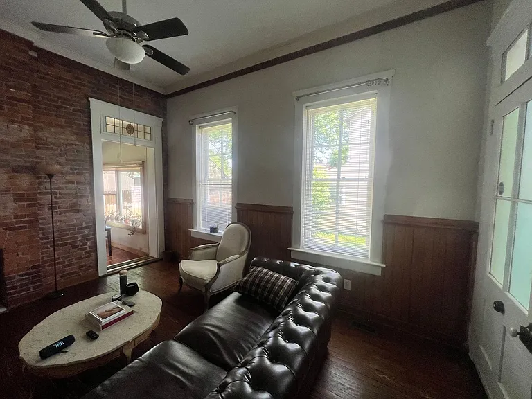 1327 E Washington St — Photo 12