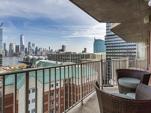 5th image of 1 2nd St APT 1212