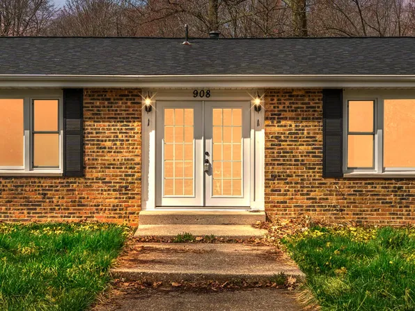 908 N County Line Rd, Westville, IN 46391