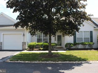 145 W Foxchase Ln, Glen Mills, PA 19342