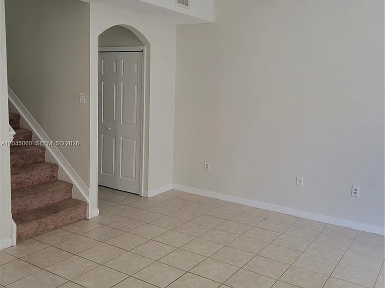 618 SW 106th Ave #1511 — Photo 4