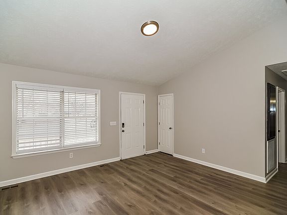 5th image of 425 Jonesboro Ct