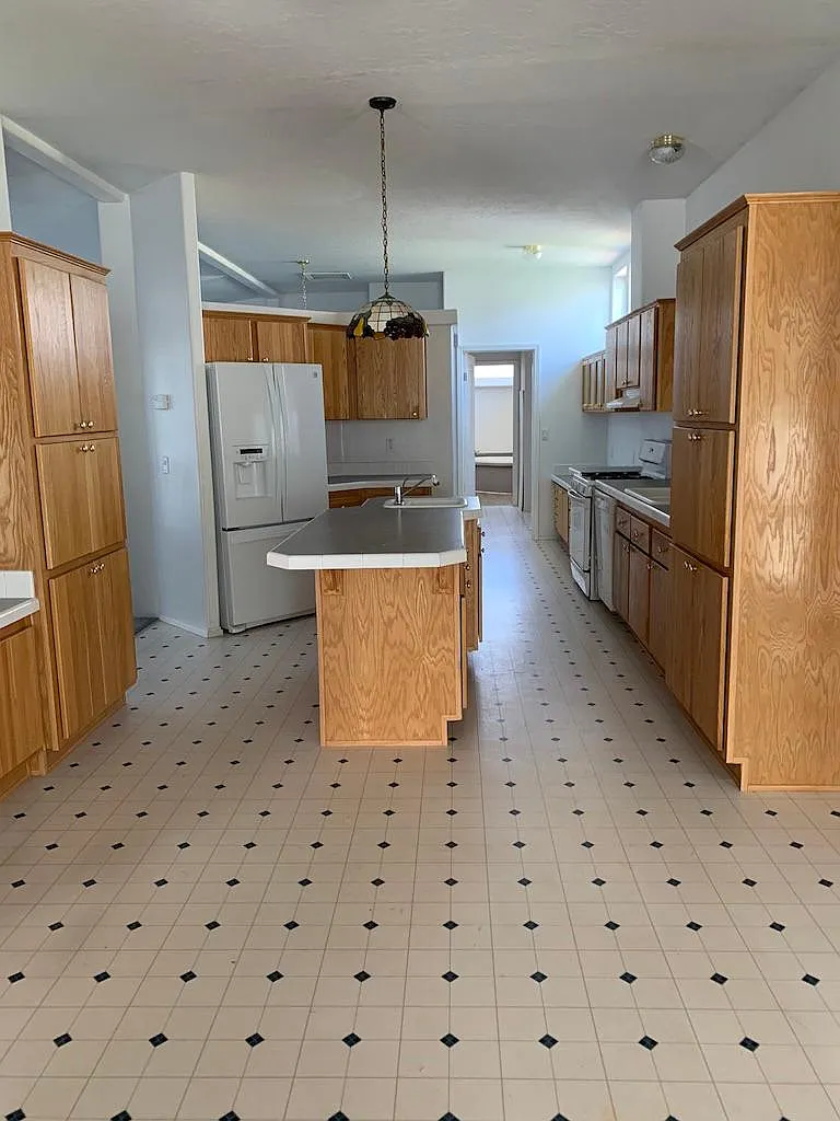 7807 County Road 150 — Photo 2