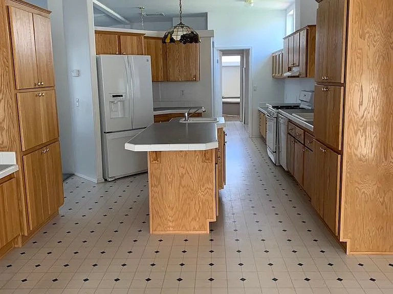 7807 County Road 150 — Photo 2