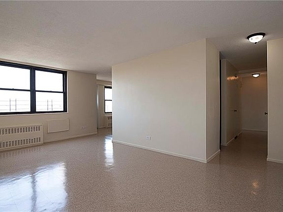 2nd image of 920 Metcalf Ave APT 20J