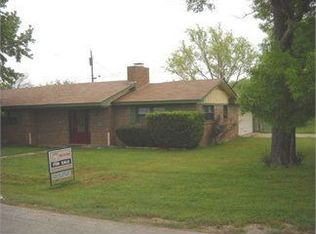 500 Travis Dr, Mineral Wells, TX 76067