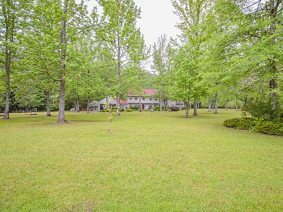 3rd image of 567 Southgate Dr