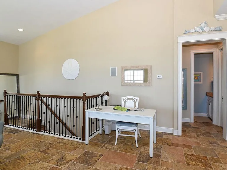 1206 Hill St — Photo 15
