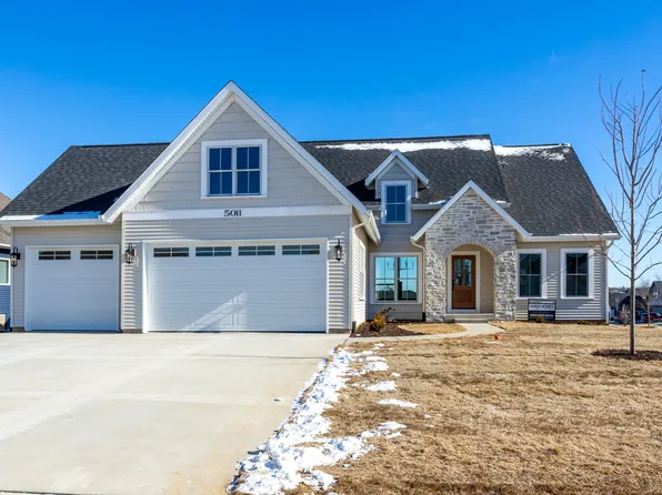 5011 Lakeside Ct, Bettendorf, IA 52722