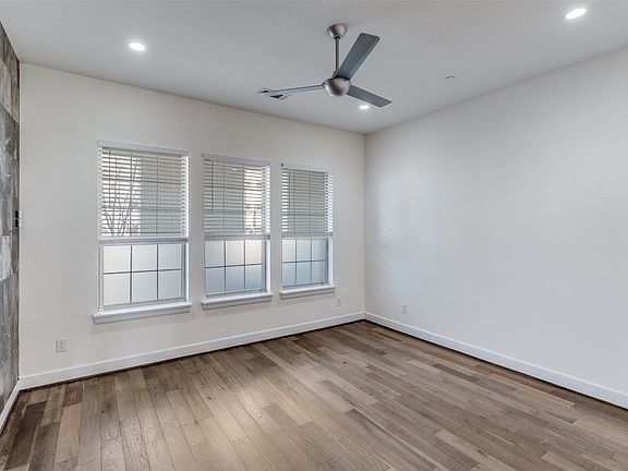 4th image of 5015 Meridian Ln Unit 1102